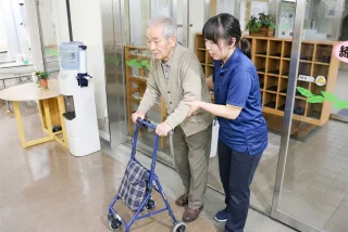 つながる安心、ひろがる笑顔 ～ トランシーバー導入のご紹介 ～